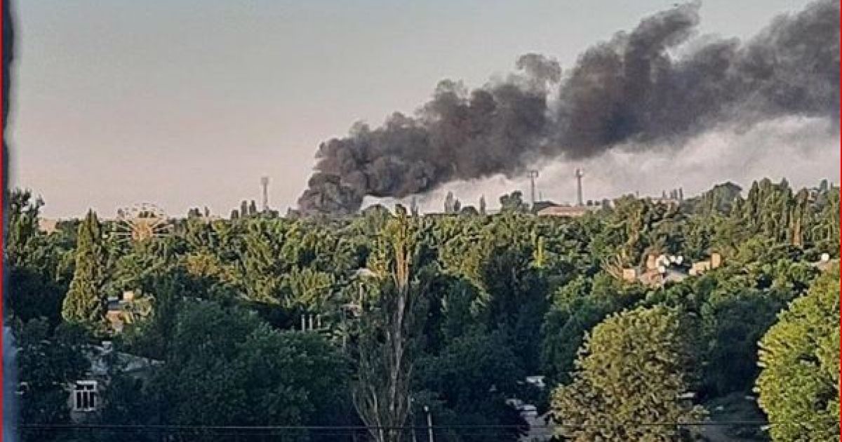 горит стадион в Стаханове