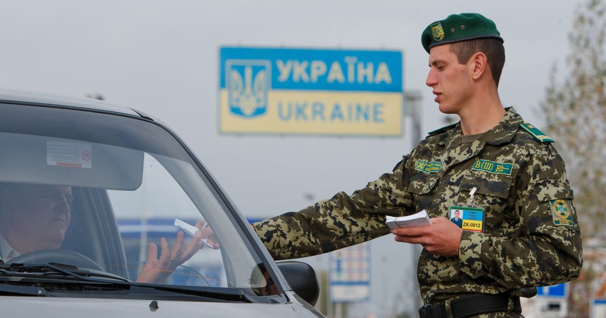 Кому из мужчин разрешат уехать из страны