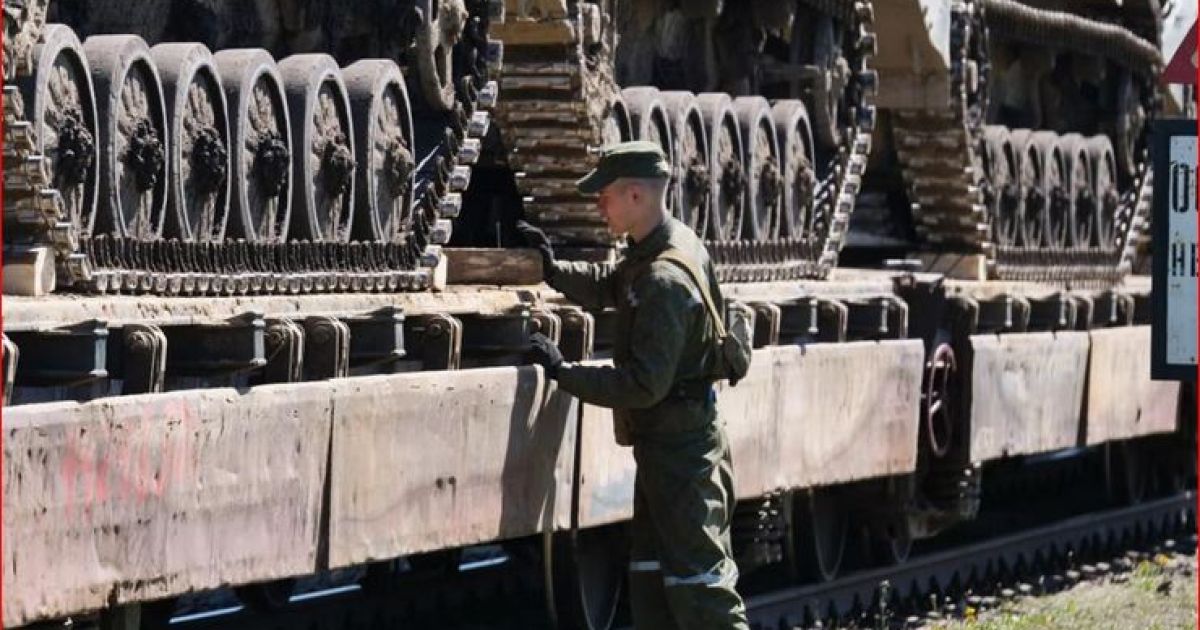 военная техника на платформах