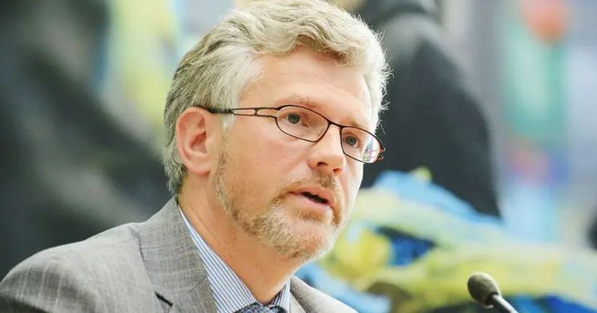 Андрей Мельник