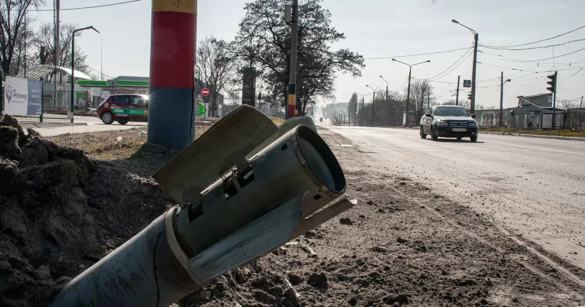 Снаряд попал в остановку
