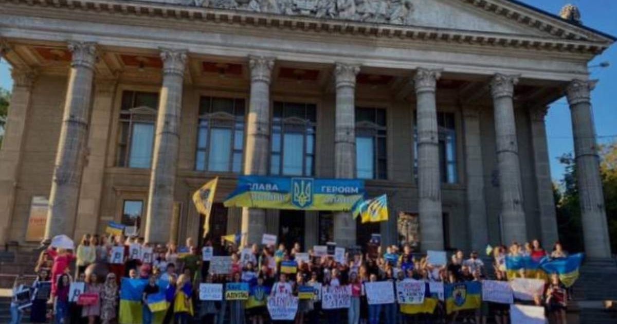 Родные защитников Азовстали