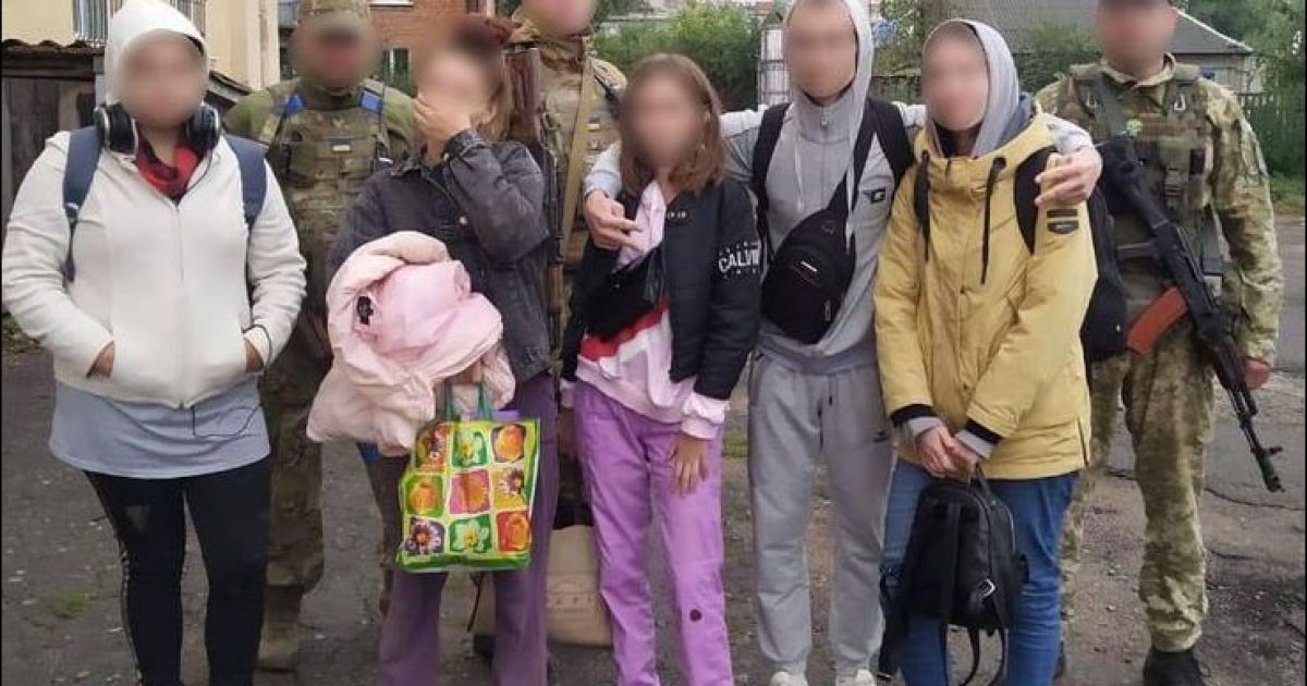 освобожденные подростки