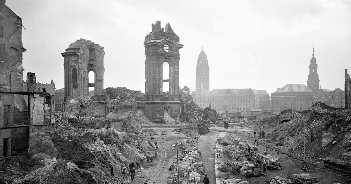Дрезден, 1945