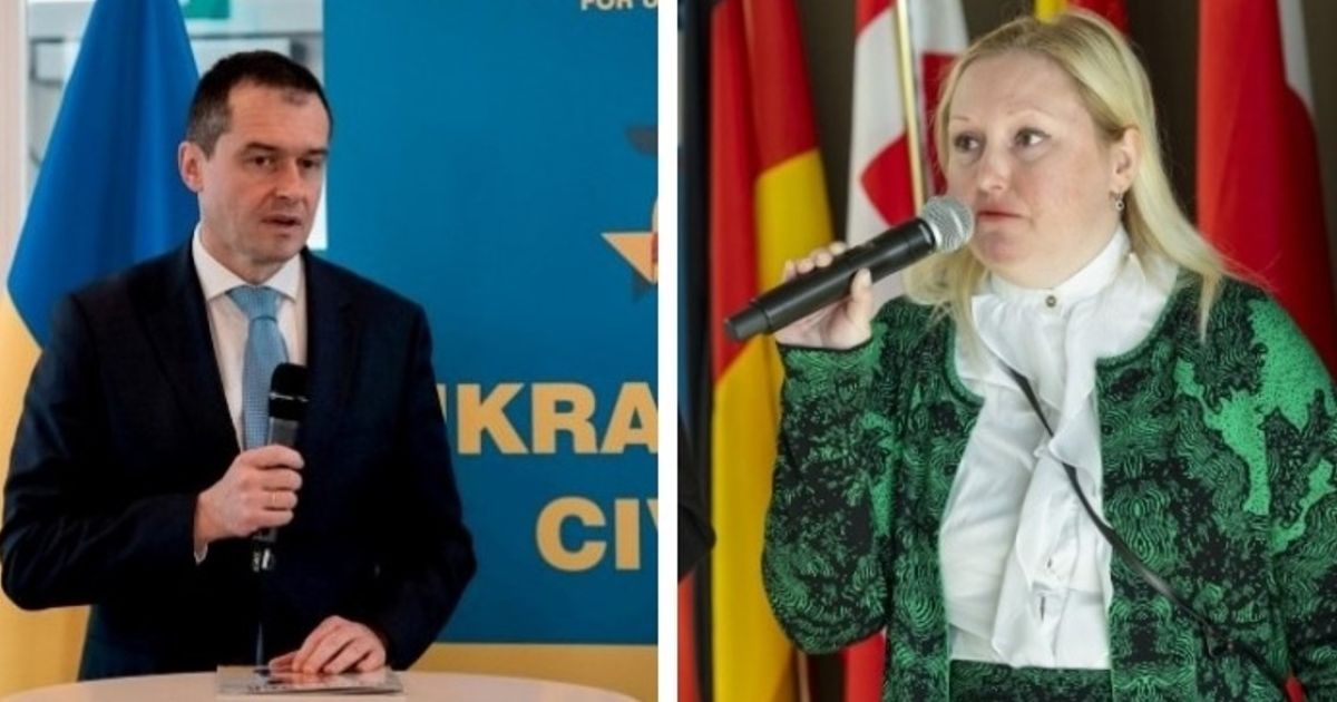 дипломати