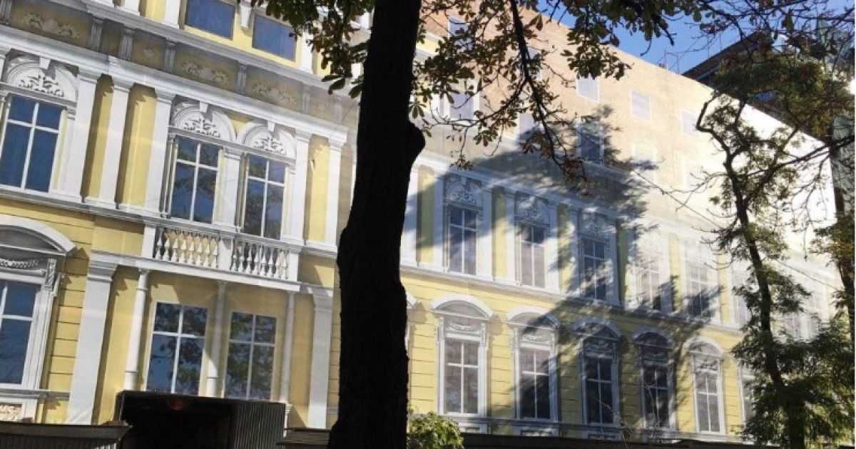 нерухомість