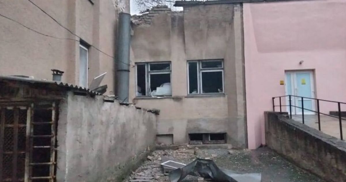 Обстрел больницы в Херсоне