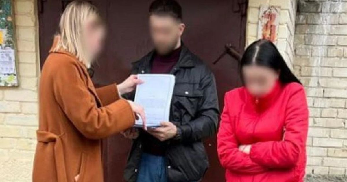 женщина пыталась продать ребенка