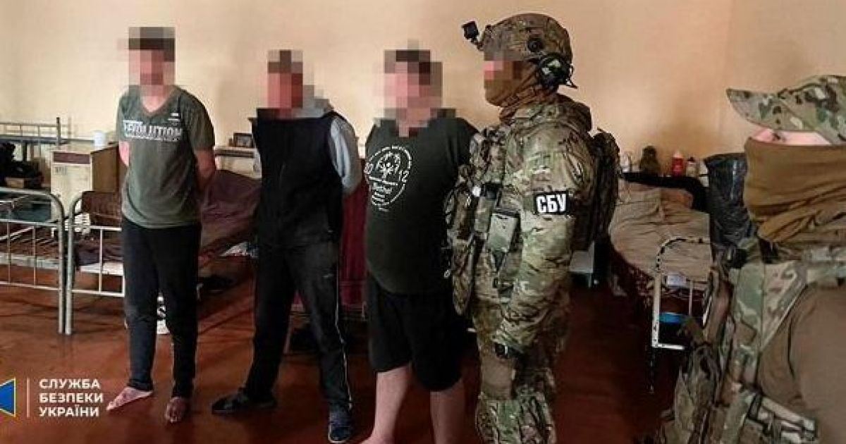 требовали деньги с семей пленных