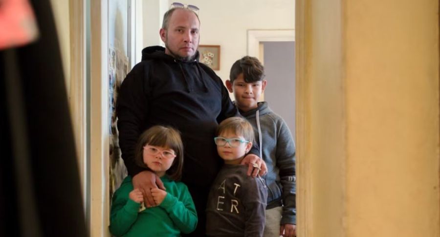 Евгений Межевой с детьми