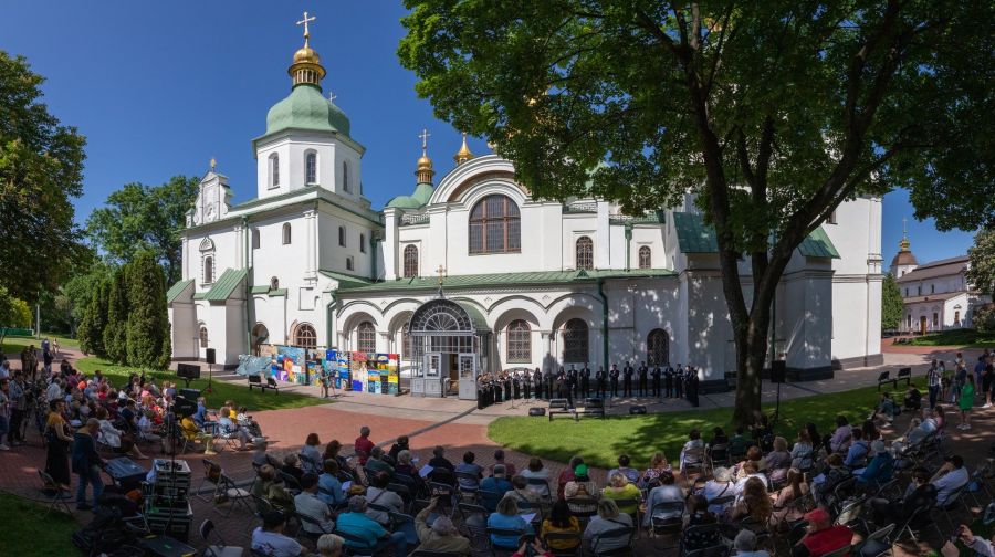 Bouquet Kyiv Stage