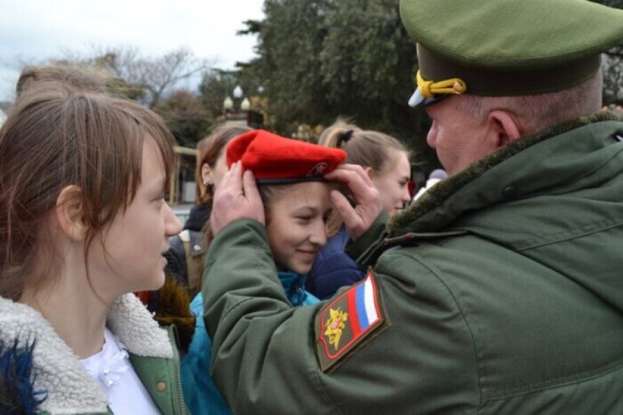 Подростки