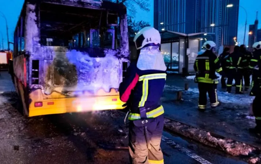 Спалахнула маршрутка у Києві