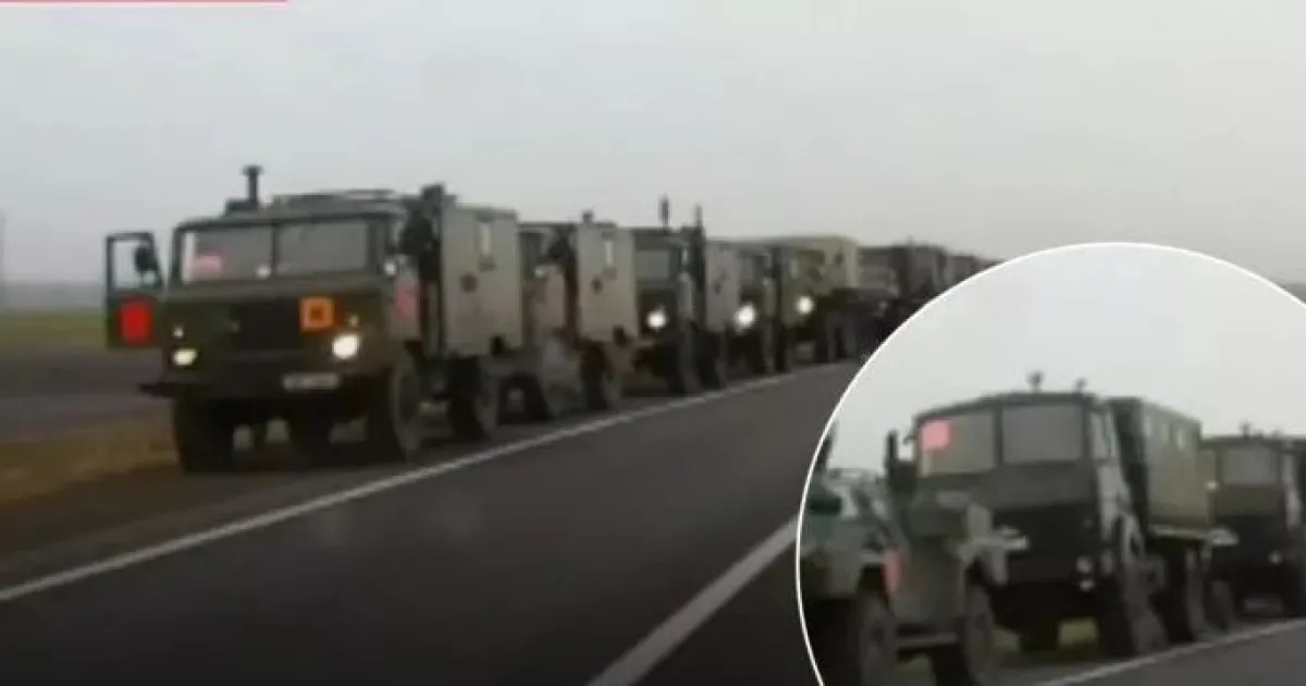 красные квадраты на военной технике