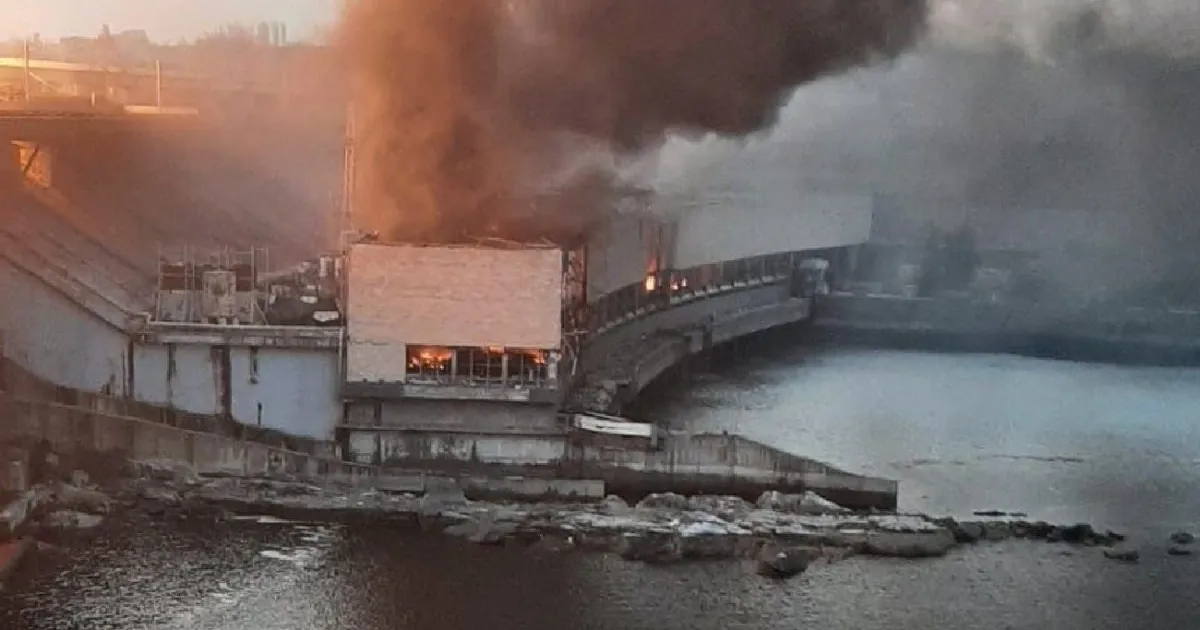 Влучання в ДніпроГЕС