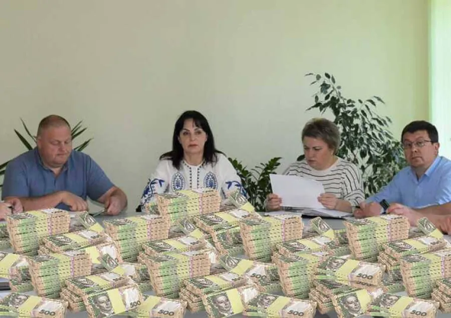 Людмила Червонецька та її свита