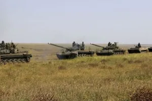 танки в поле