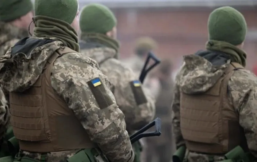 Українські військові
