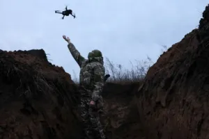 опертор дрона