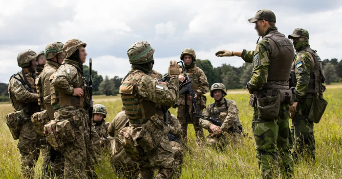Українські військові