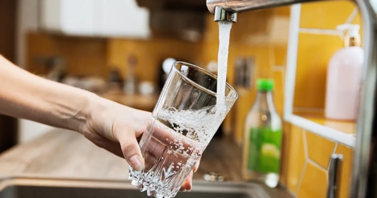 вода