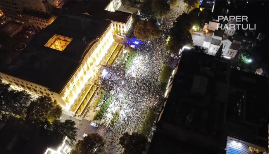 Тбилиси, митинг сверху