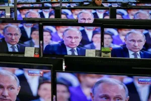 путін в телевізорі
