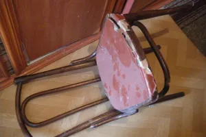 стул