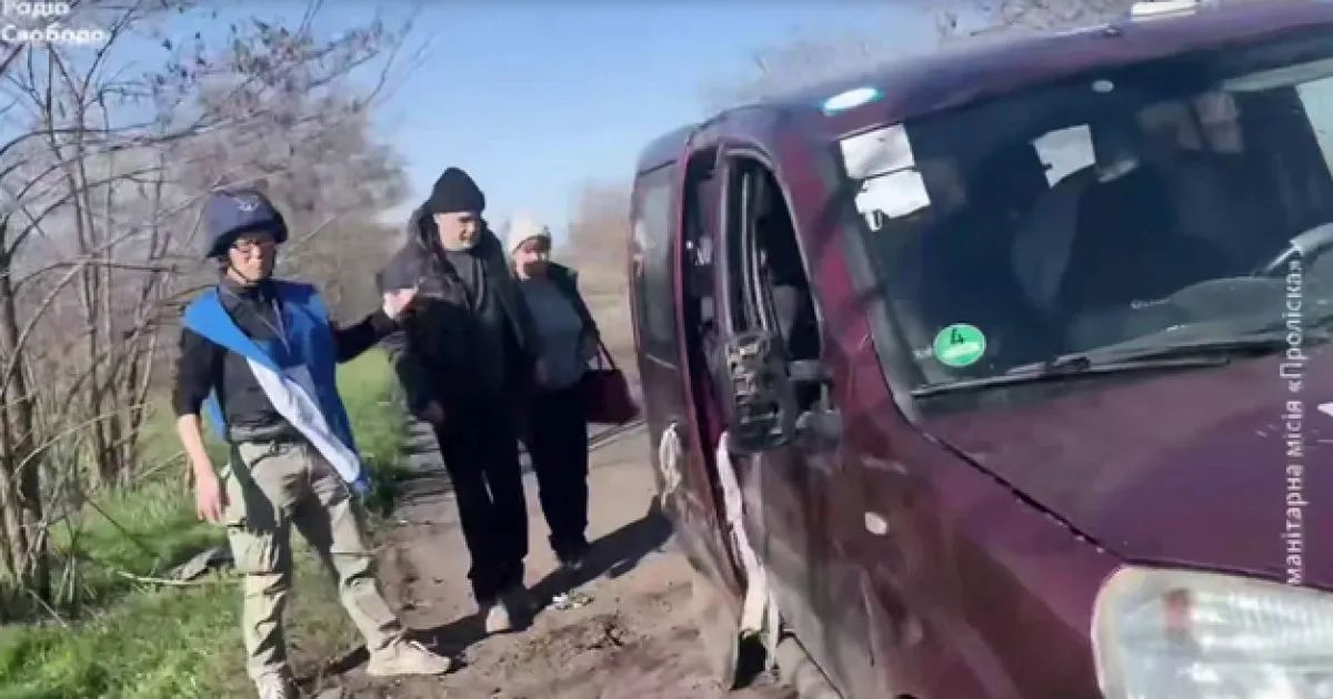 атака на волонтеров