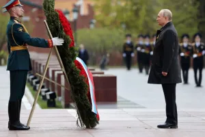 Путин, венок