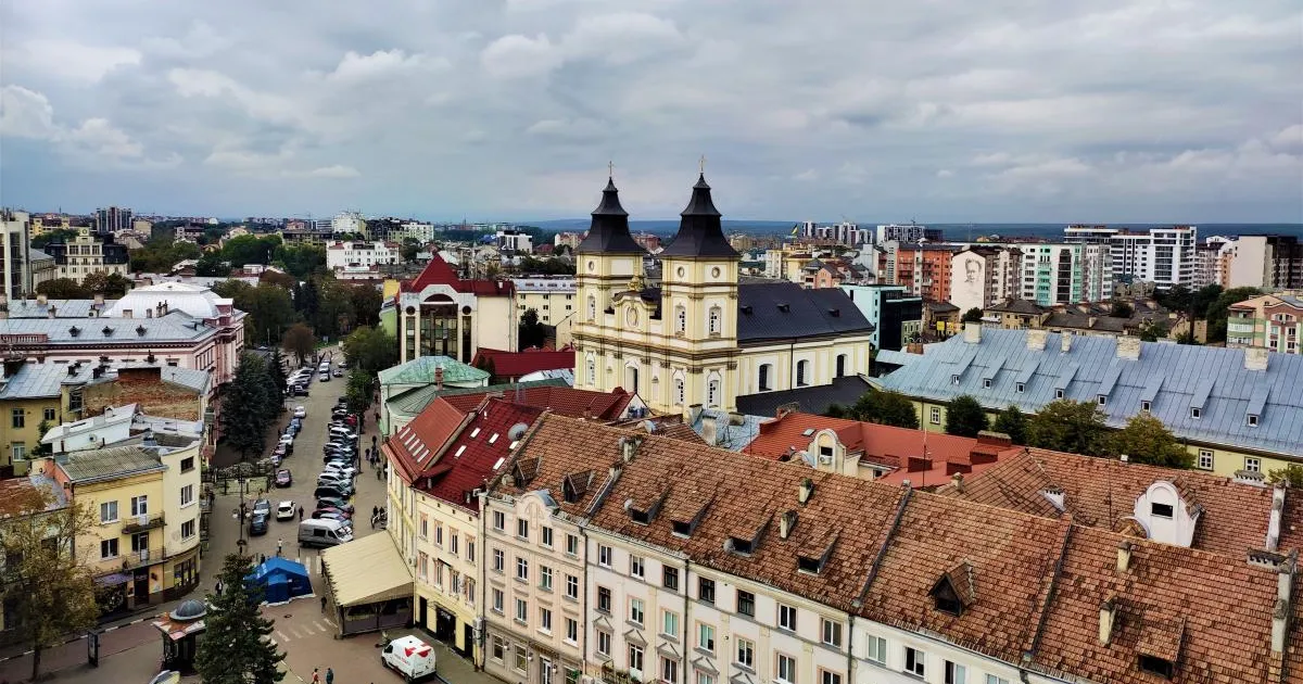 Івано-Франківськ - Ивано-Франковск