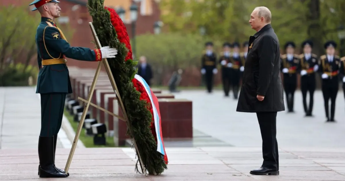 Путин, венок