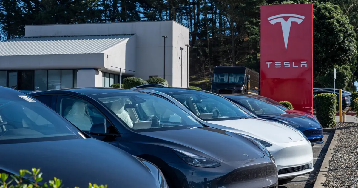 салон Tesla
