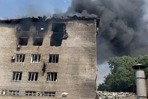 горящее здание ТЦК / будівля ТЦК яка горить