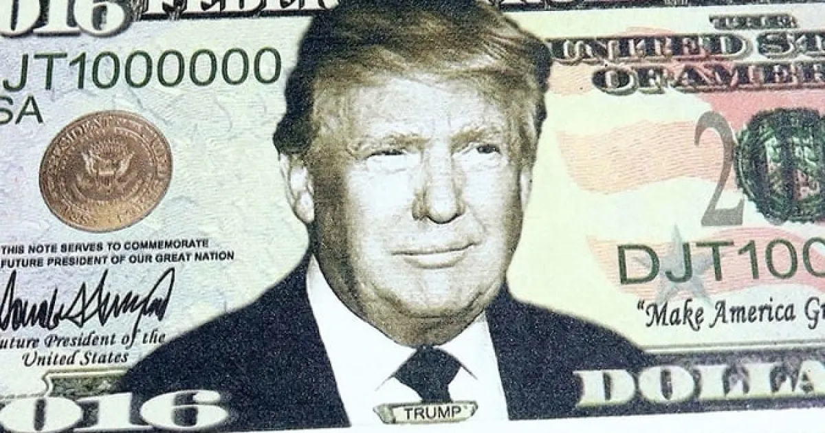 портрет Трампа на долларах
