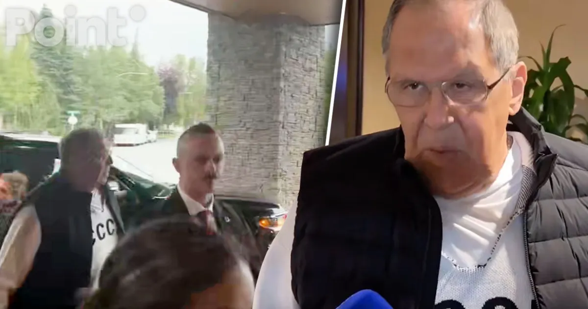Лавров, свитер