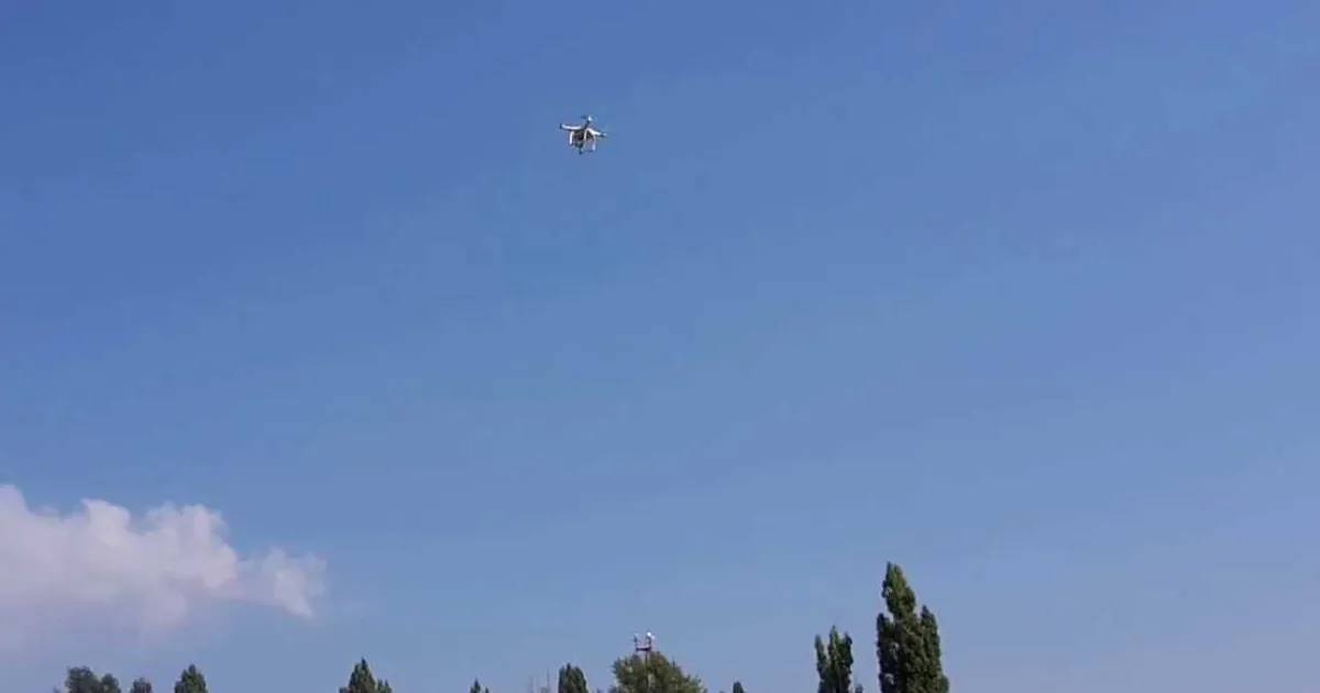 дрон