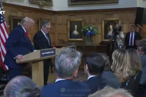 Трамп, Стармер