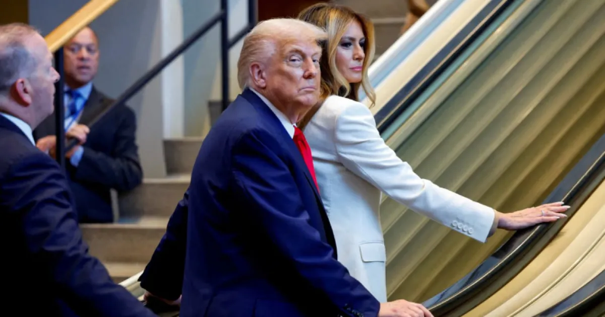 Трамп, эскалатор