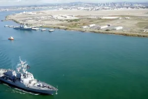 Американский эсминец USS Stockdale
