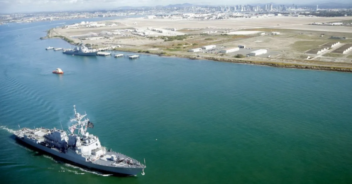 Американский эсминец USS Stockdale