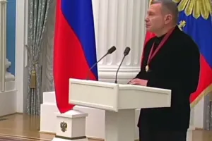 Соловьев