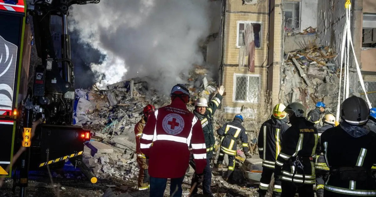 Дрон влучив у будинок - Дрон попал в дом