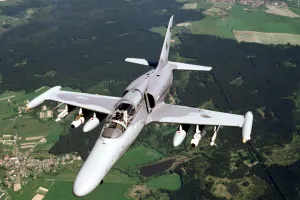 винищувач L-159