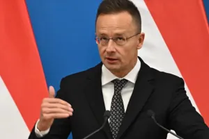 Петер Сийярто