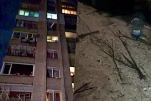Дрон біля будинку - Дрон около дома