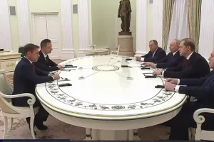 Путин, Сийярто