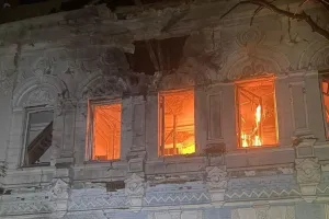 Атака на бібліотеку - Атака на библиотеку
