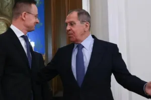 Лавров, Сийярто