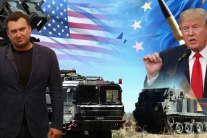 Олексій Голобуцкій та Дональд Трамп на фоні американської зброї
